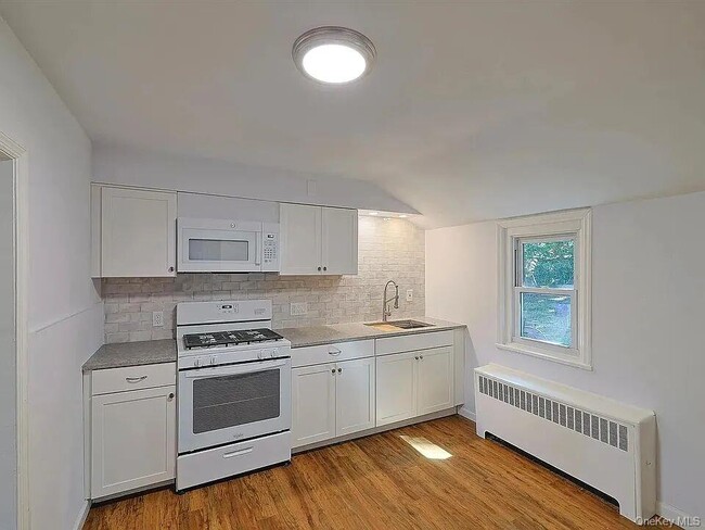 Building Photo - 95 Delafield St Unit 2