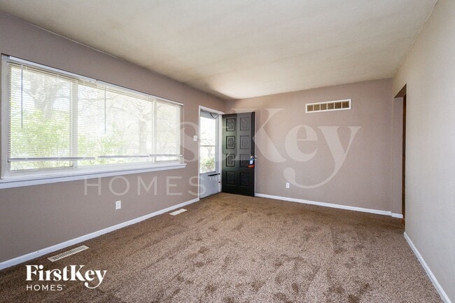 Photo - 712 Undercliff Dr