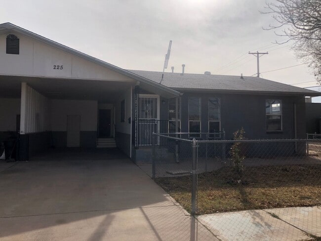 Photo - Remodeled 2 bedroom/1bathroom duplex