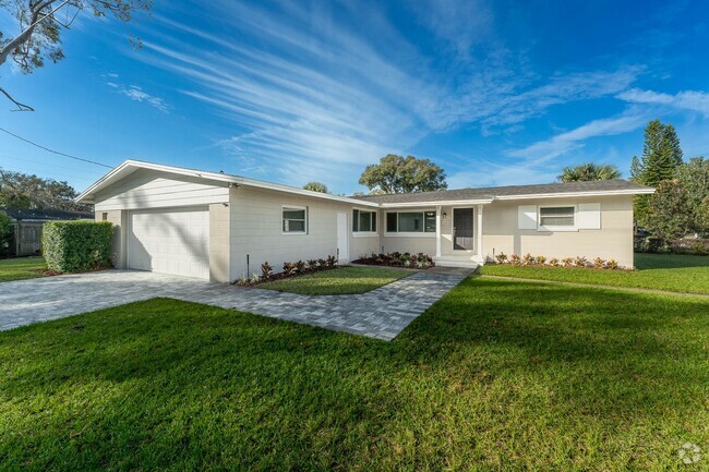 Building Photo - Mid-Century  3 bed/ 2 bath rental home wit...