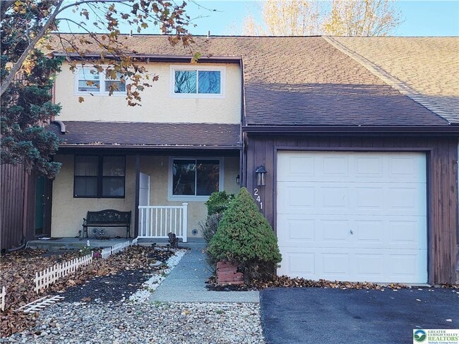 Photo - 241 Willow St