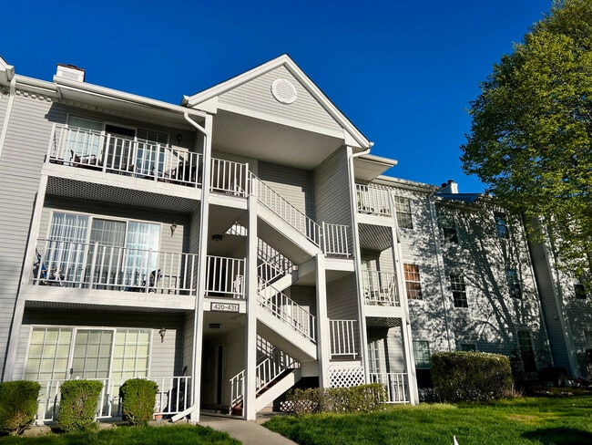 Building Photo - 425 Poets Way Unit Society Hill