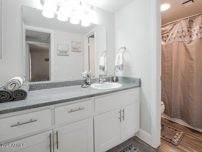 Photo - 1651 S Dobson Rd Unidad 21