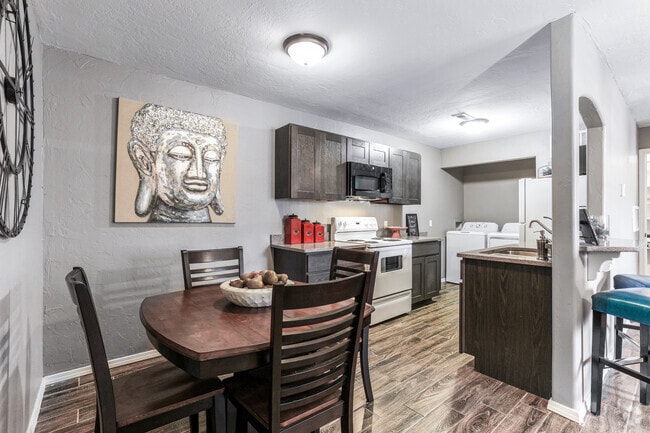 Oxford Oaks Apartments