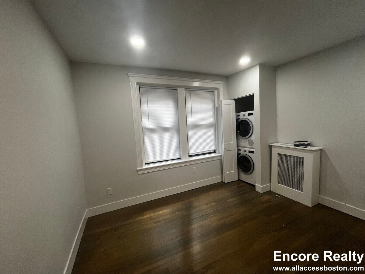 Photo - 19 Peterborough St Unit 11