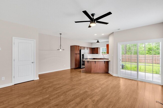 Photo - MOVE IN SPECIAL: 1st Months Rent free if l...