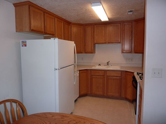 Photo - 1490 S 430 W # Unidad Lakeridge 1490/shared room contract#1