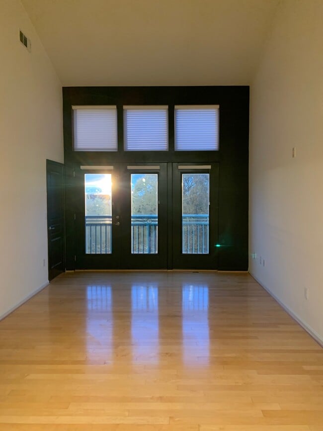 Photo - 12001 Market St Unidad 449