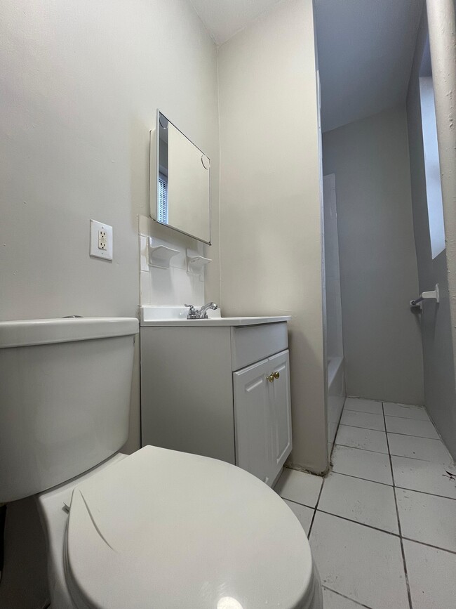 Photo - 5713 Hudson Ave Unidad 12