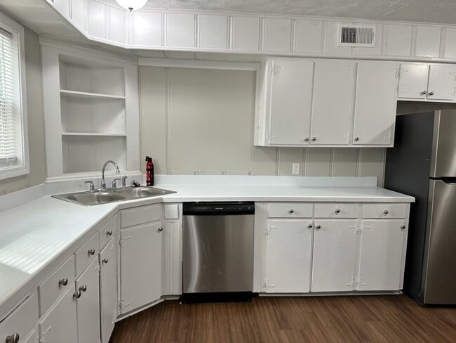 Photo - Newly Renovated 3 Bedroom House North Jack...