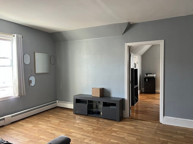 Photo - 7 Beacon St Unit 3