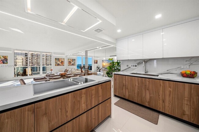 Photo - 2301 Collins Ave Unidad 1209