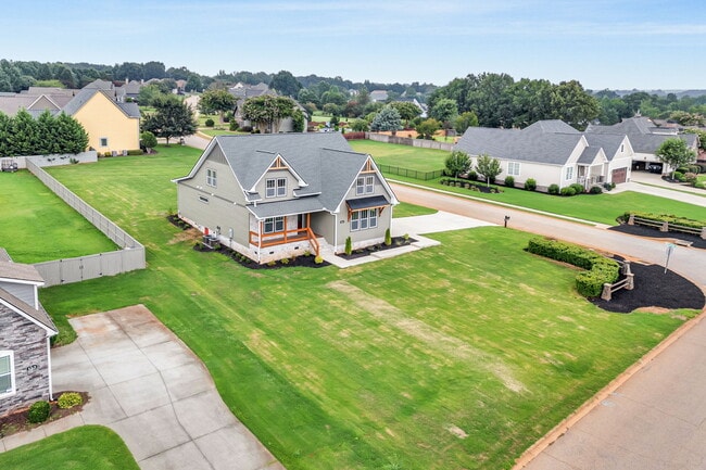 Photo - 117 Carshalton Dr