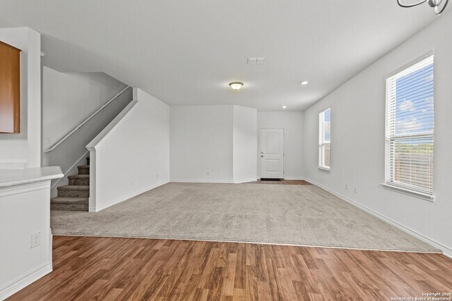 Photo - 1927 Overlook Knoll