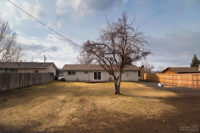 Photo - 1444 NW Canyon Dr