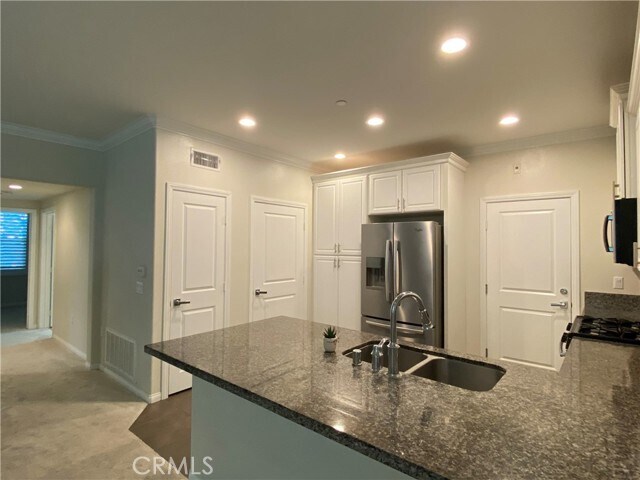 Photo - 52 Rose Arch