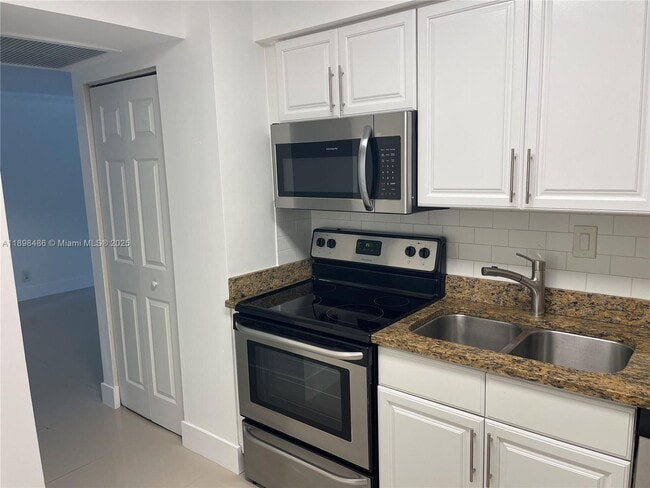 Photo - 3300 NE 192 St Unidad 205