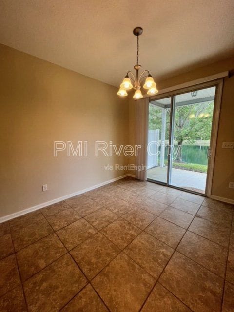 Photo - 46 Paradas Pl