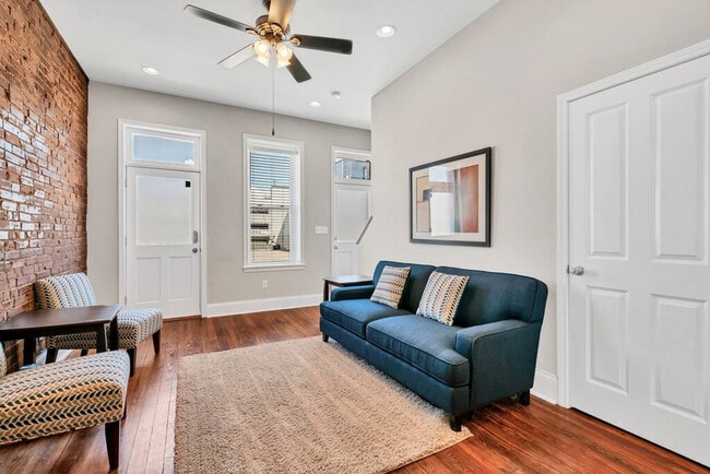 Photo - 925 S Sarah St Unit ID1031869P