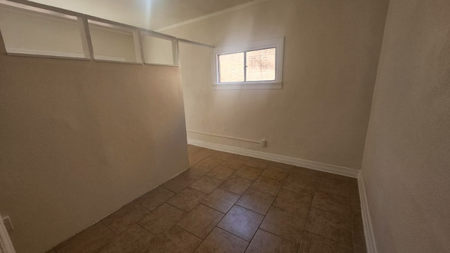 Photo - 239 W 25th St Unidad 6