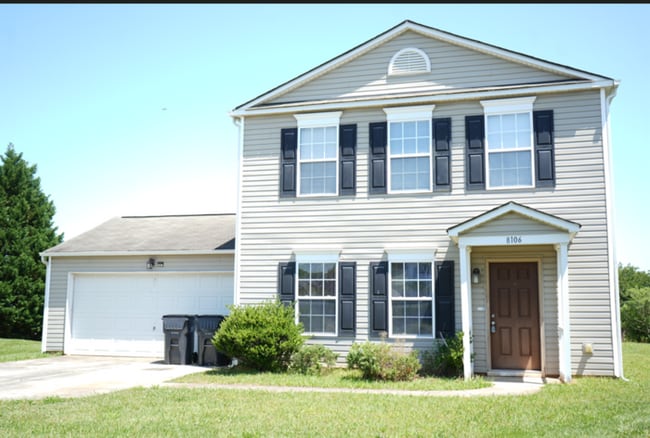 Lovely home situated on a cul-de-sac - Lovely home situated on a cul-de-sac