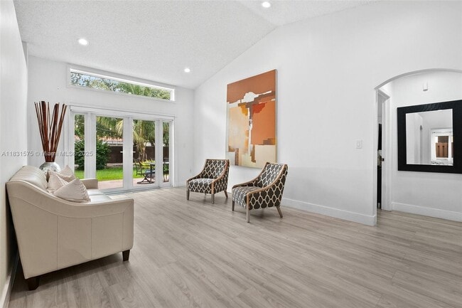 Photo - 1820 SW 135th Way