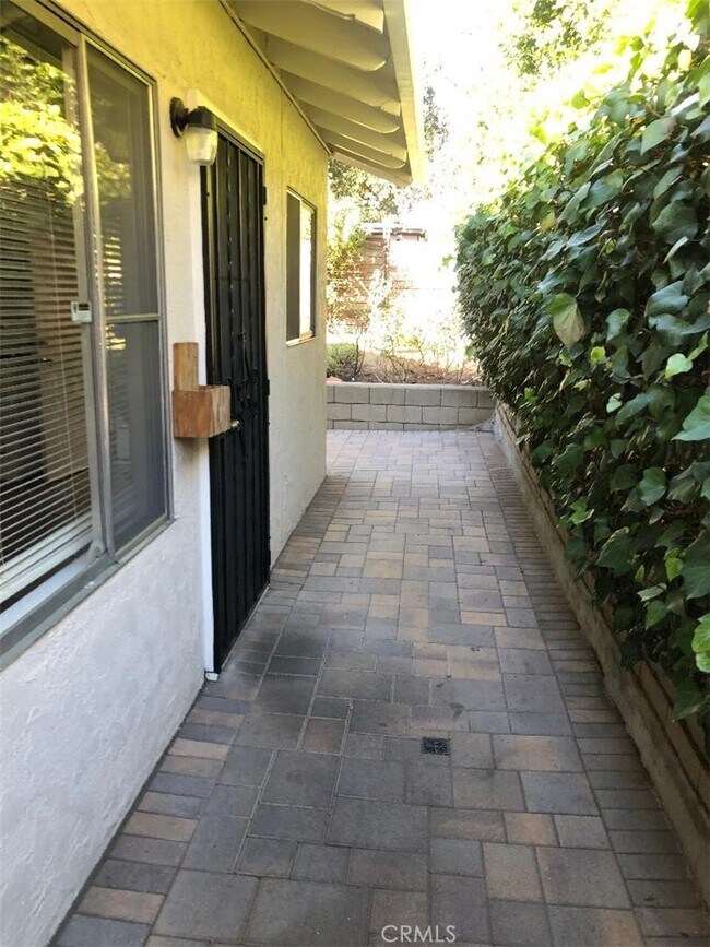 Photo - 7003 St Estaban St