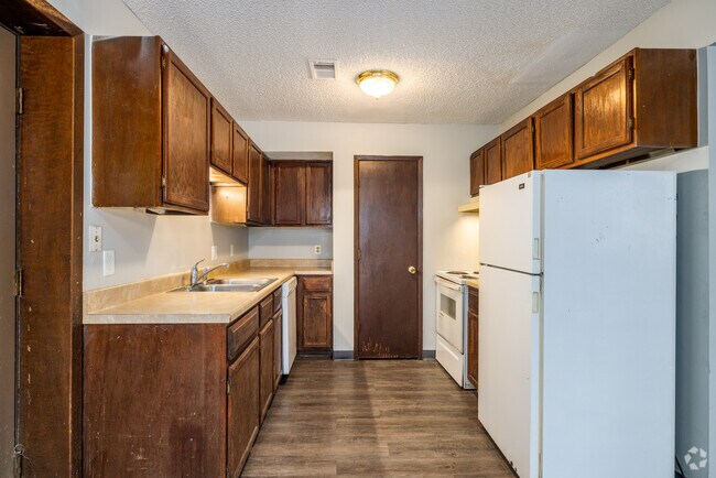 2BR, 1.5BA - 1300SF - Kitchen