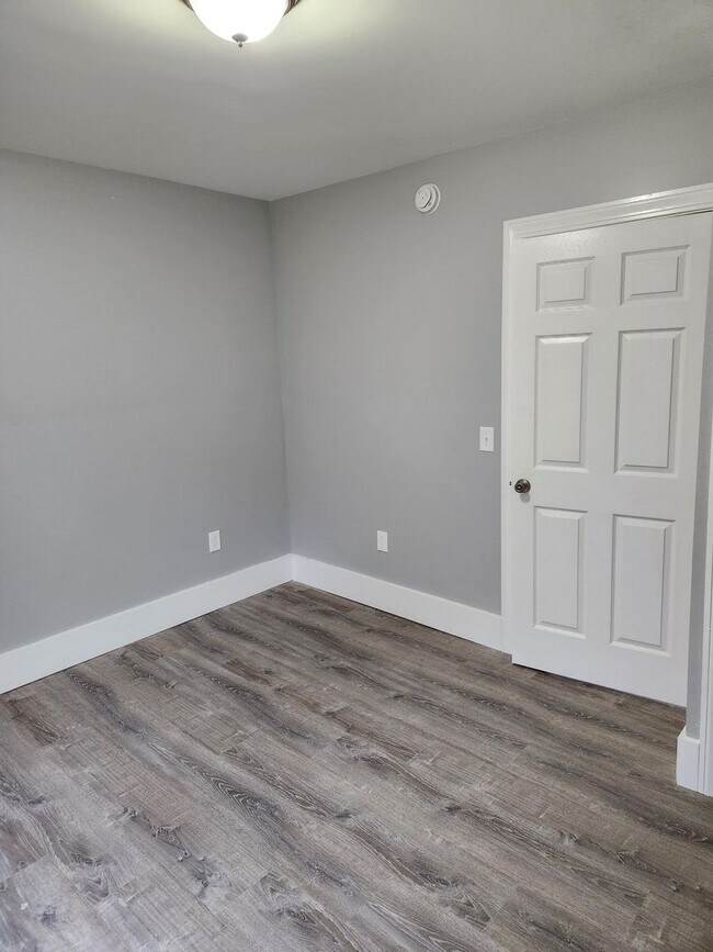 Photo - Full renovation 2024 - New 2 bedroom unit !