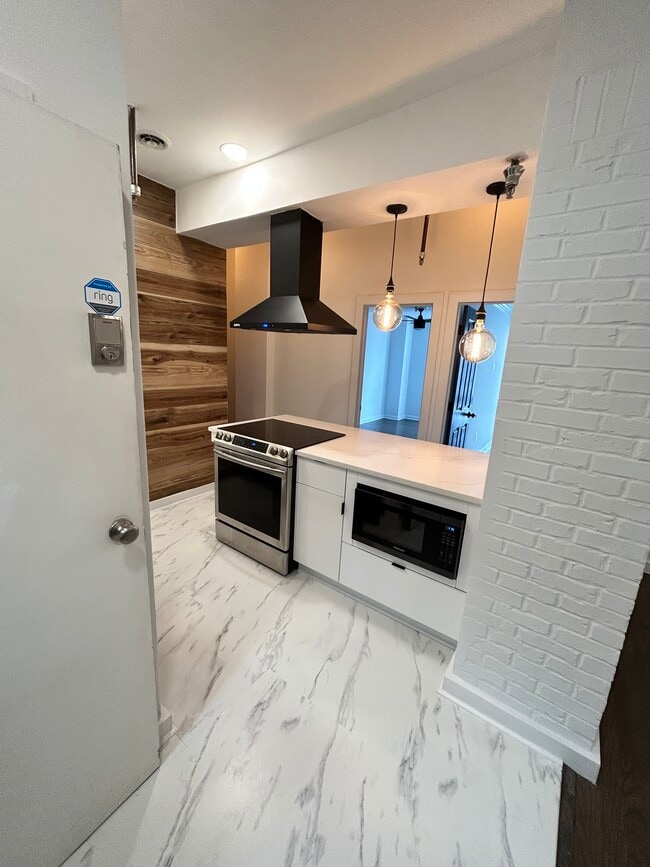 Kitchen - 375 Ralph McGill Blvd NE Condo Unit 70