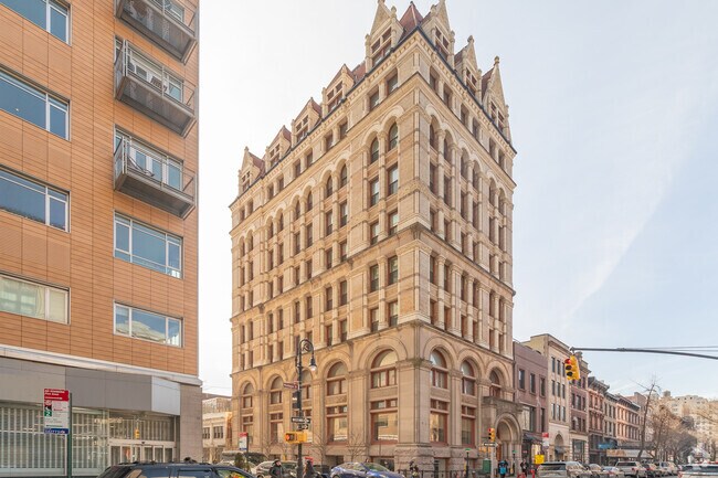 Photo - 166 Montague St