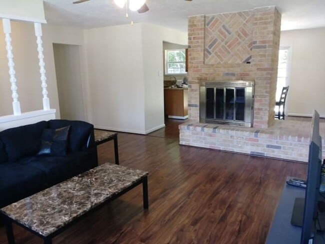 Photo - 2402 Union Mill Rd