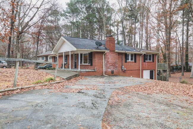 Photo - 2213 Davis Rd SW