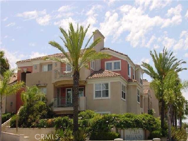 Photo - 5142 Warner Ave Unidad 205