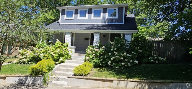 Building Photo - 938 N Jackson St Rental