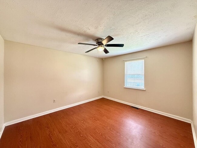 Photo - 2884 Blue Ridge Dr