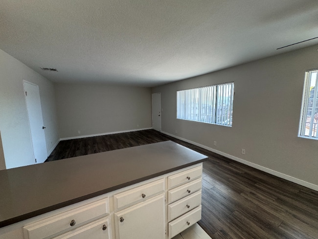 Photo - 623 E Cedar Ave Unit G