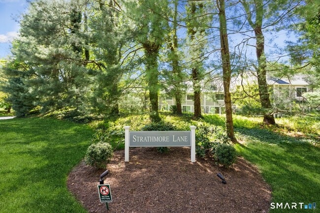 Photo - 33 Strathmore Ln Unit 33