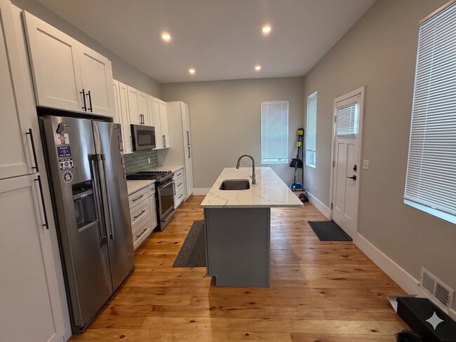 Photo - Modern Rental - Southside