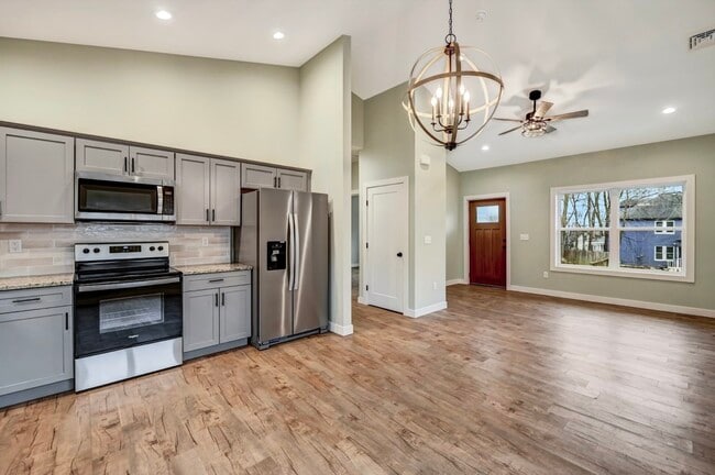 Photo - 627-629 Prescott Ave