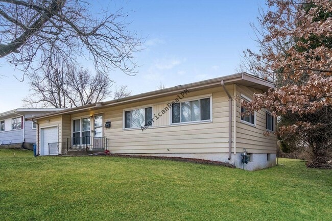 Photo - Charming & Comfortable Home in North County St. Louis