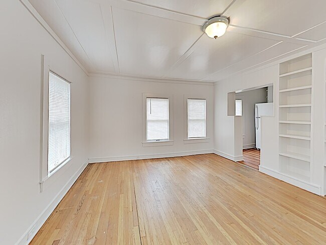 Photo - 3333 W 6th St Unit Garage