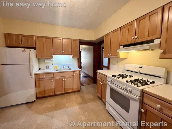 19-21 Gold Star Rd Unit #1