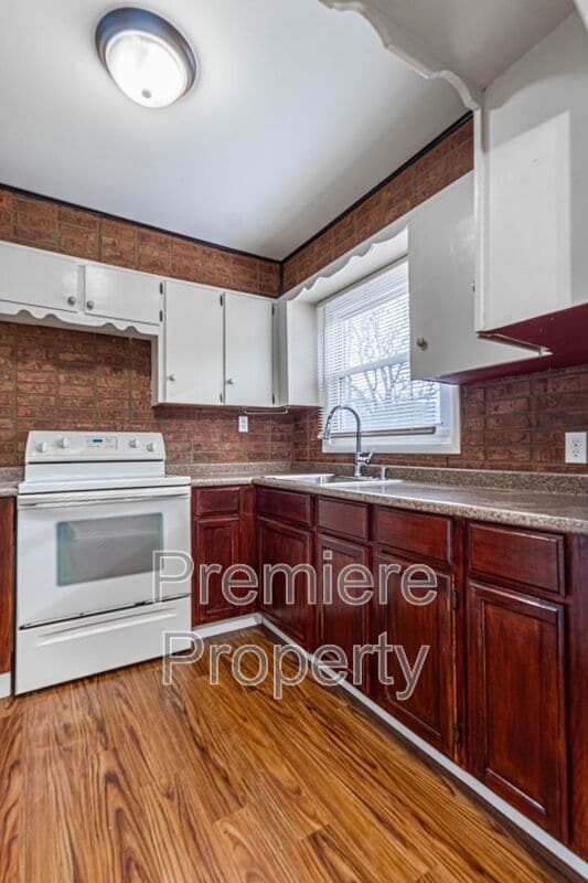 Photo - 7111 NE 52nd St