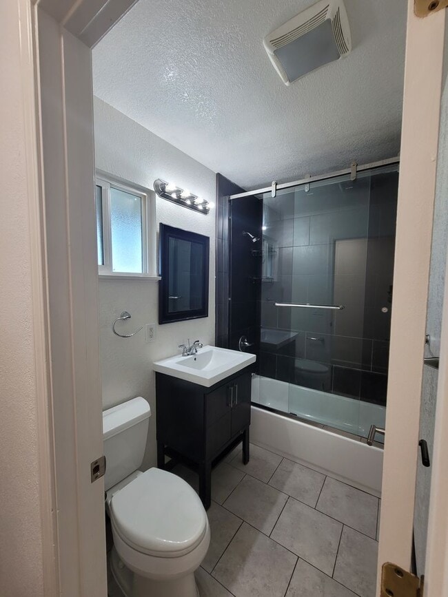 Photo - Stylish & Modern 1-Bedroom Retreat Steps f... Unit #4