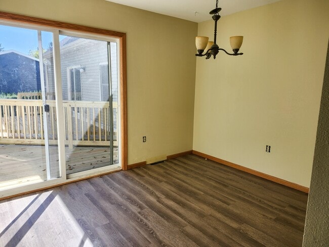 Photo - 1323 W Main St