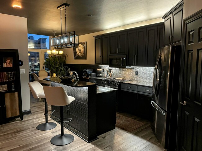 Photo - 1515 N Van Buren St Unit 510