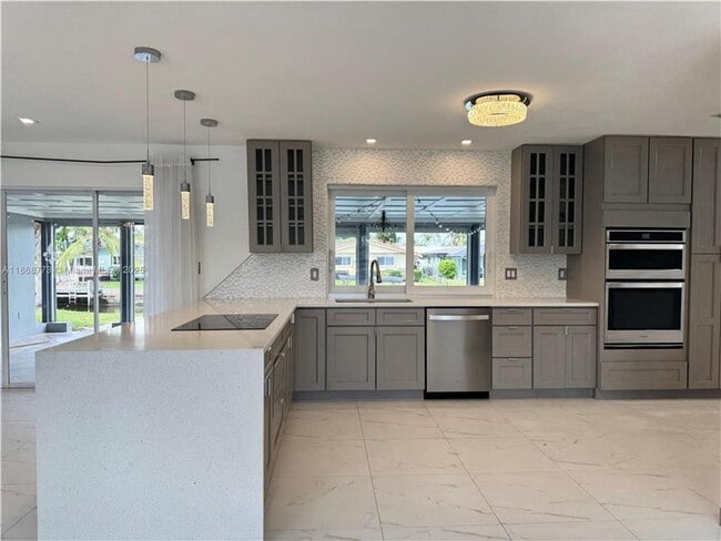 Building Photo - 6311 NE 20th Way