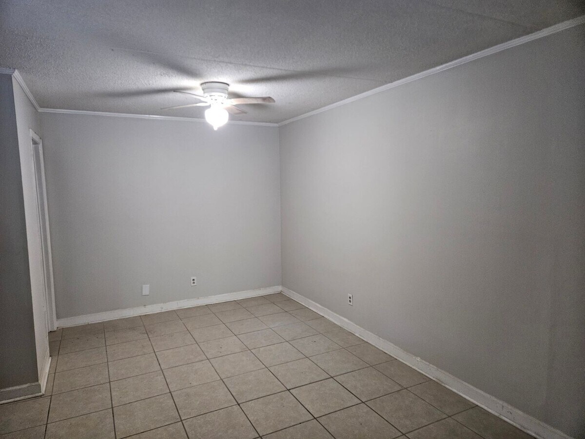 Photo - 2718 Painter Ave SW