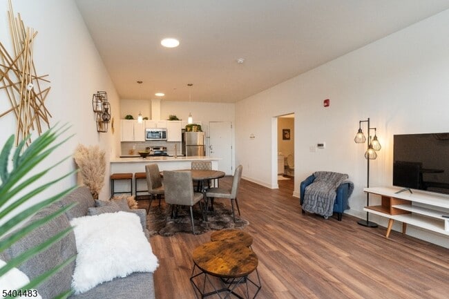 Photo - 18 W Main St Unit 401